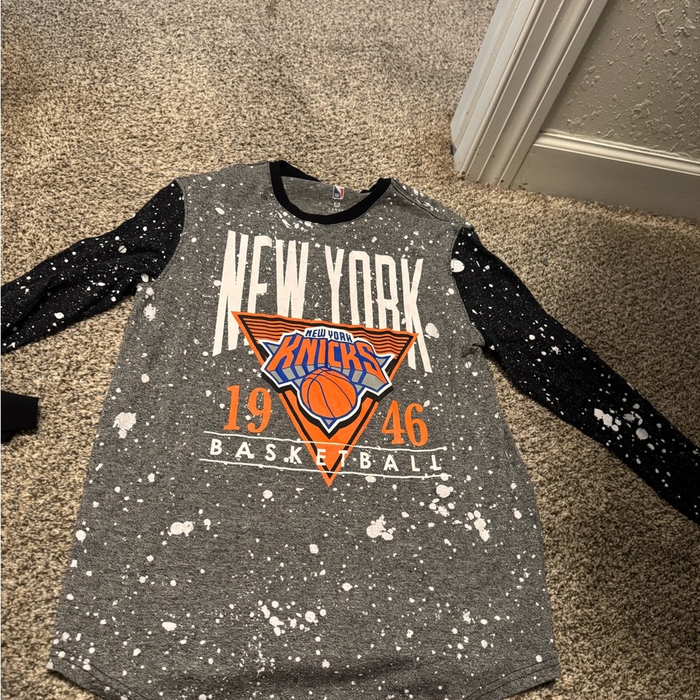NBA New York Knicks Long Sleeve Shirt - Gray and Black